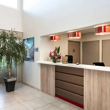 アパートホテル Quality Prestige ペルピニャン